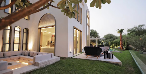 Transforming a Classic House into a Luxury Home in Dubai